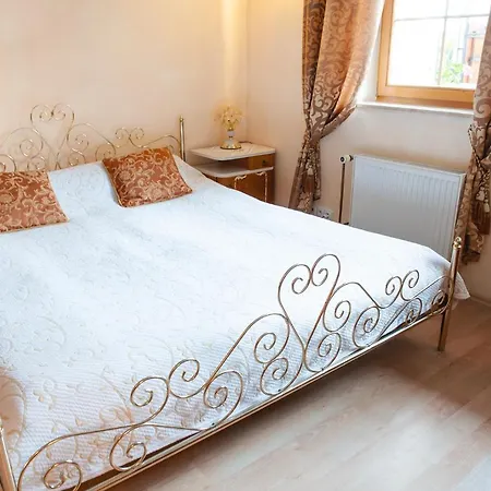 Bydleni U Babicky * Bratronice